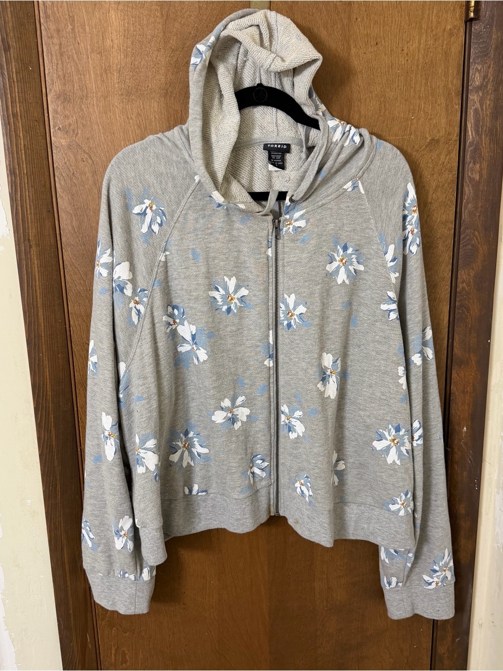 torrid 5 5X Light Gray Knit Cropped Hoodie